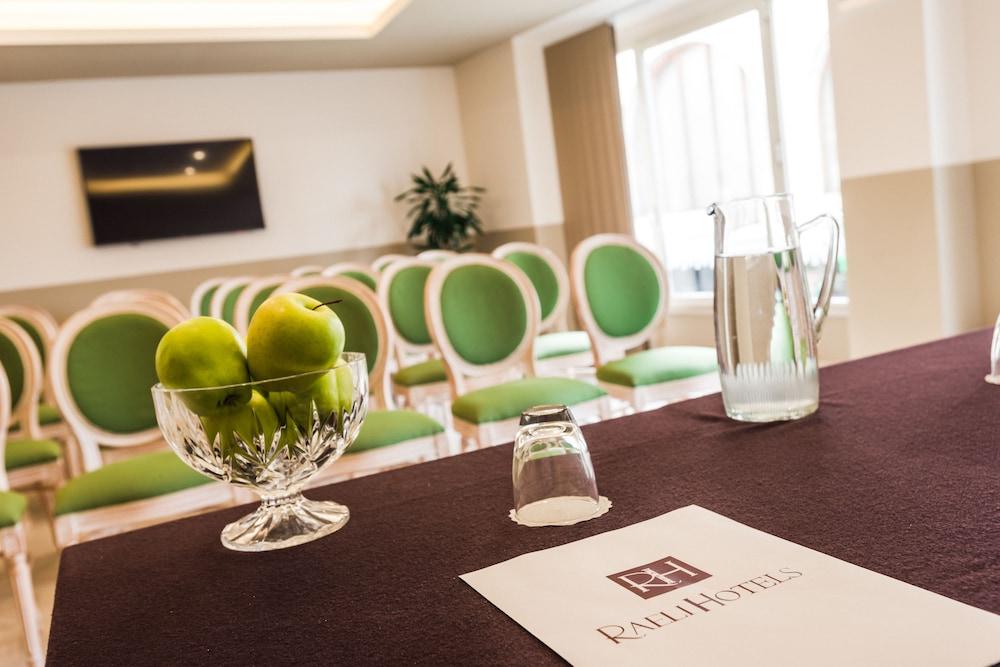 ราเอลี โฮเต็ล ซิรากูซา Hotel โรม ภายนอก รูปภาพ