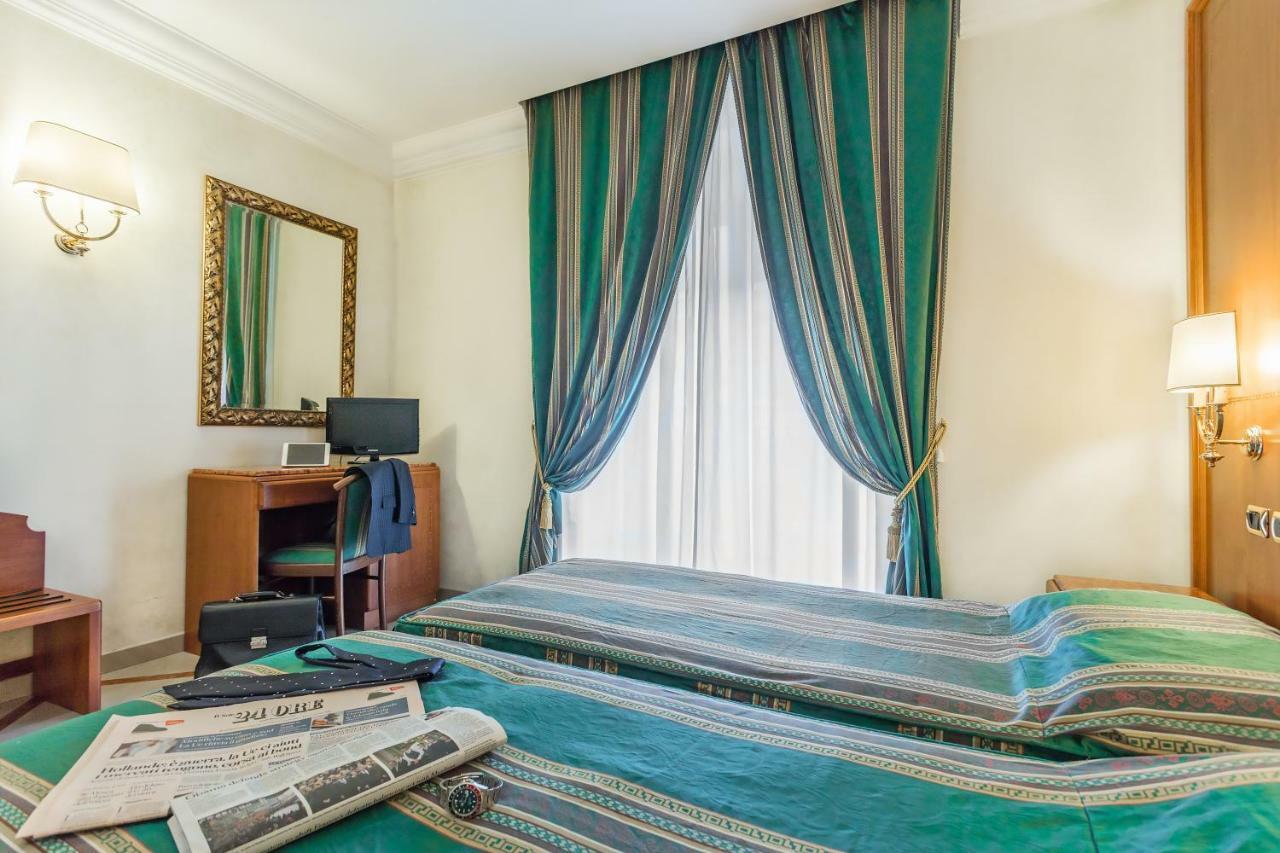 ราเอลี โฮเต็ล ซิรากูซา Hotel โรม ภายนอก รูปภาพ